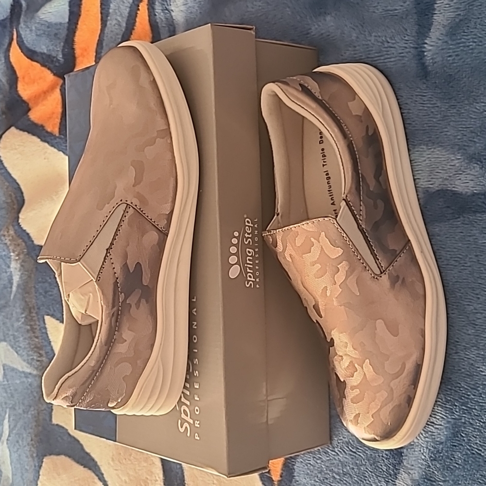 NIB Spring Step Women's Shoes